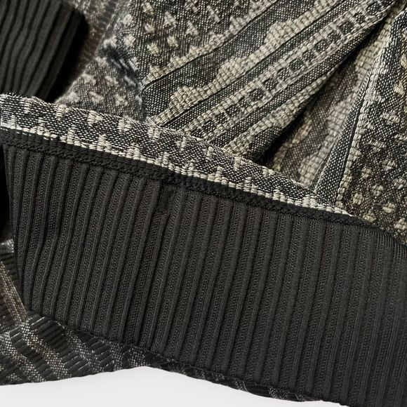 Lululemon Rest Less Long Sleeve
Pullover 2 Gray Womens Shirt Tech Top Thumbholes - Picture 3 of 11